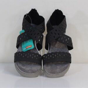 Yuu Phoria Perforated Open Toe Cross Strap Black Comfort Zip Sandals NWOT